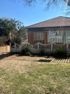 4 Bedroom House for Sale in Turffontein